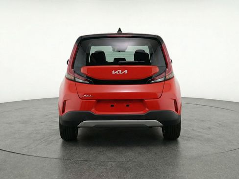 Used 2025 Kia Soul LX w/ LX Technology Package FWD image 7