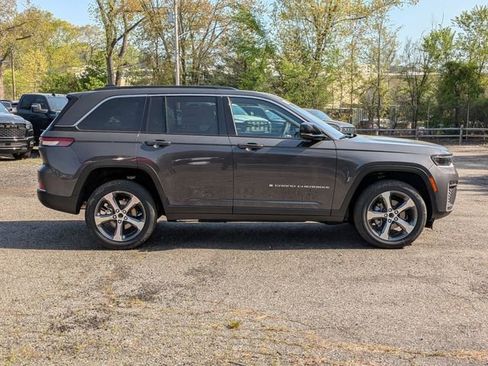New 2026 Jeep Grand Cherokee Limited AWD/4WD image 2