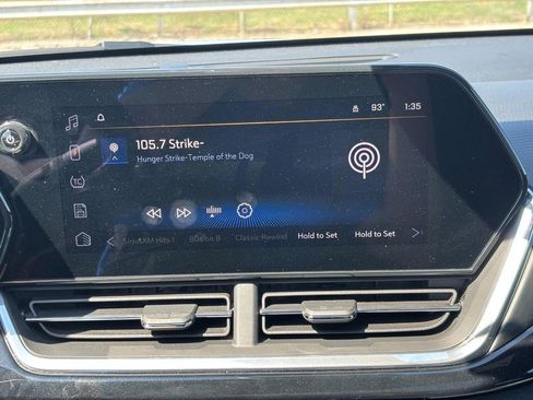 Used 2024 Chevrolet Trax RS w/ Sunroof Package image 21