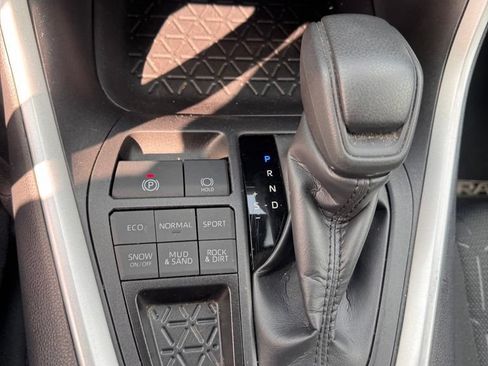 Used 2025 Toyota RAV4 XLE w/ Weather Package AWD/4WD image 19