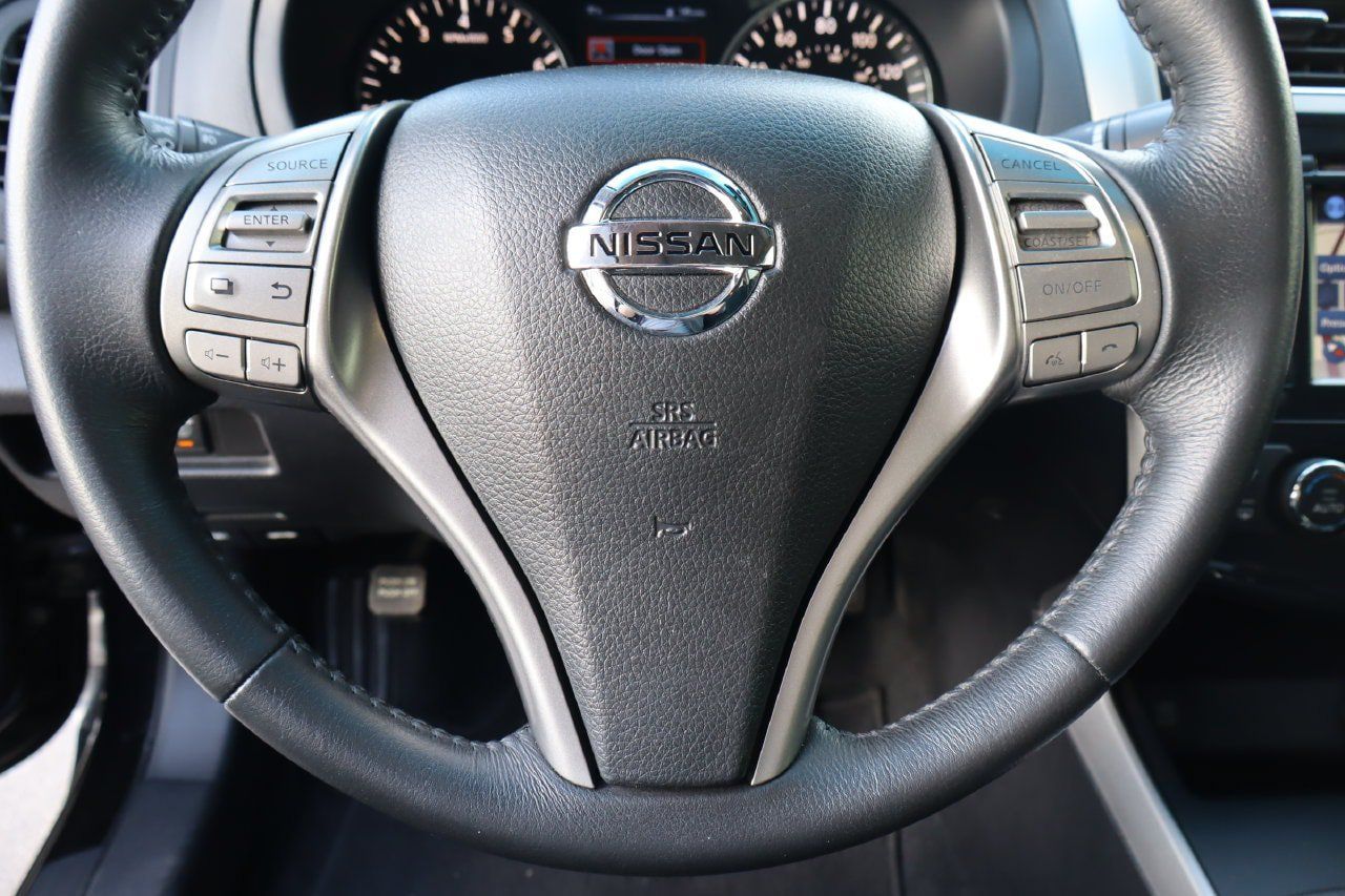 Used 2015 Nissan Altima 2.5 SV w/ Convenience Package FWD image 11