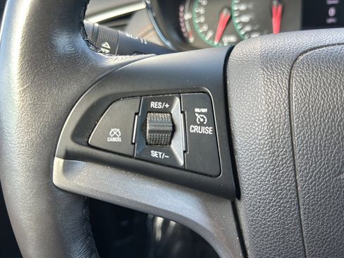 Used 2020 Chevrolet Trax LT w/ LT Convenience Package image 30