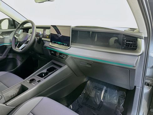 New 2026 Volkswagen Tiguan SE AWD/4WD image 27