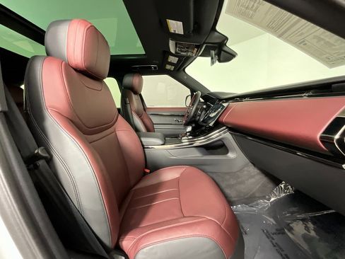 Used 2025 Land Rover Range Rover Sport Dynamic SE image 20