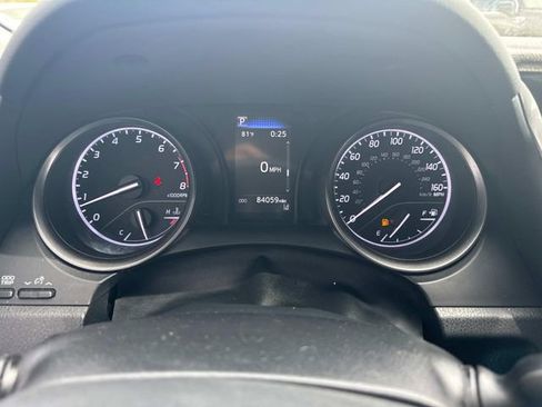 Used 2021 Toyota Camry SE image 34