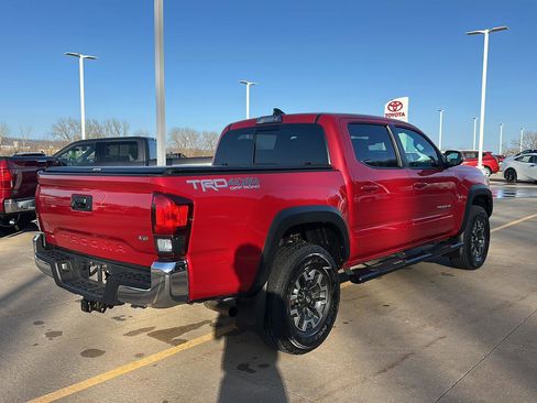 Certified 2018 Toyota Tacoma TRD Off-Road image 5