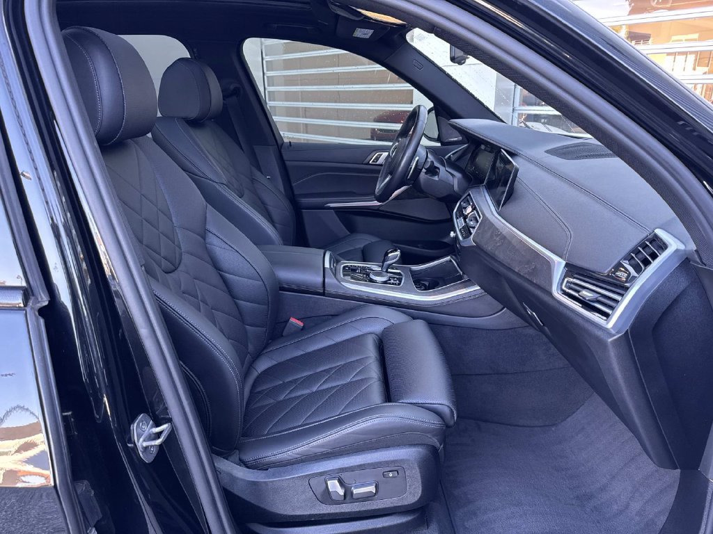 Used 2023 BMW X5 xDrive40i w/ M Sport Package AWD/4WD image 9