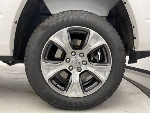 Used 2019 RAM 1500 Laramie AWD/4WD image 25