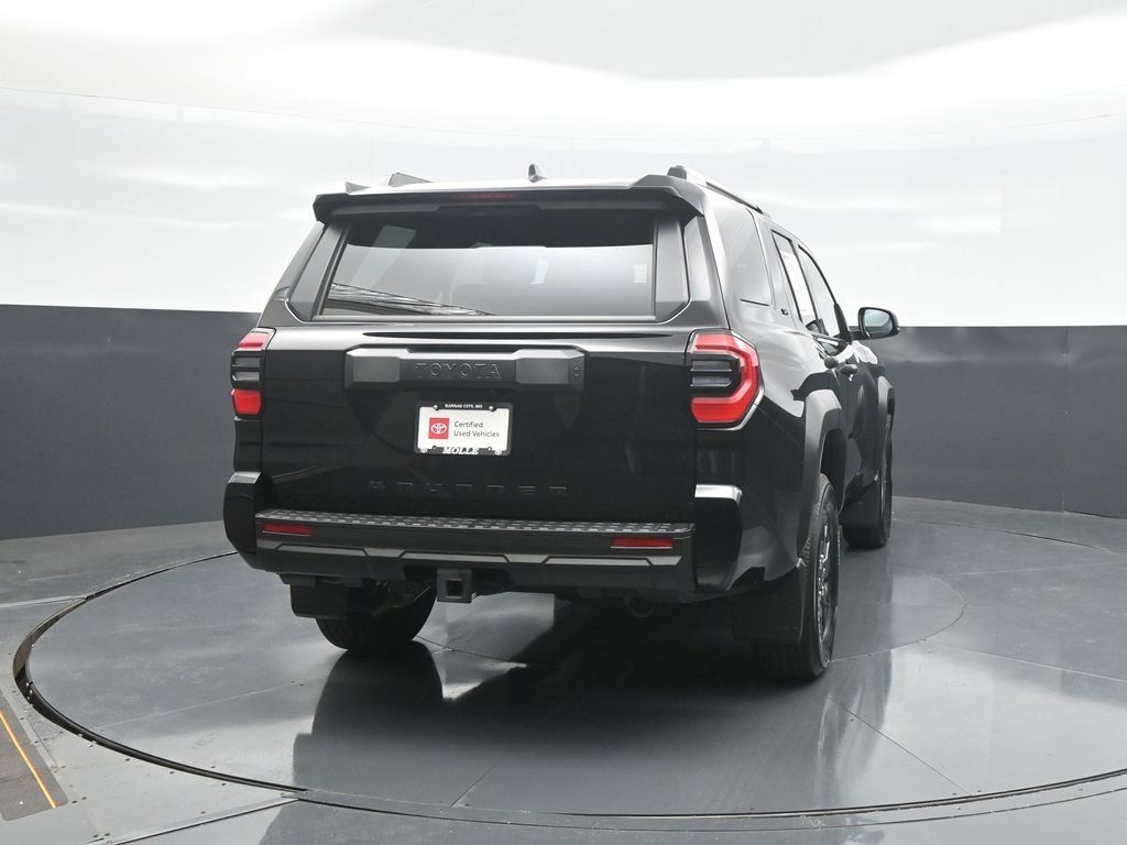 Used 2025 Toyota 4Runner SR5 AWD/4WD image 6
