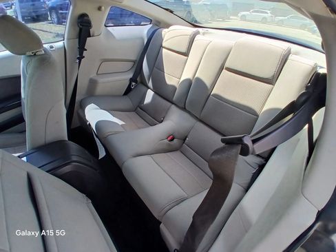 Used 2010 Ford Mustang GT RWD image 10