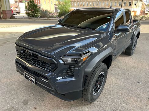 Used 2026 Toyota Tacoma TRD Off-Road AWD/4WD image 1