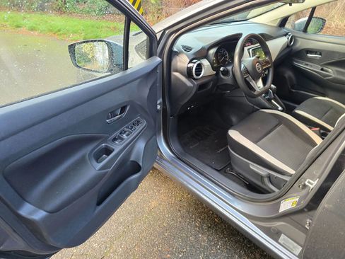 Used 2021 Nissan Versa SV image 18
