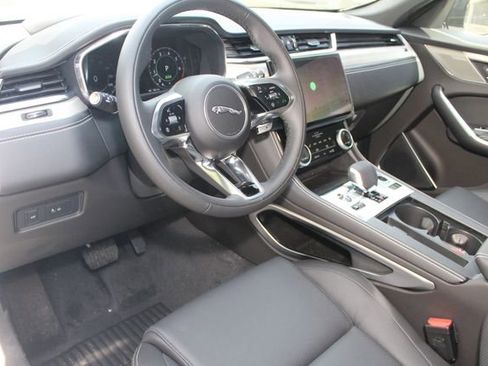 New 2026 Jaguar F-PACE R-Dynamic S image 14