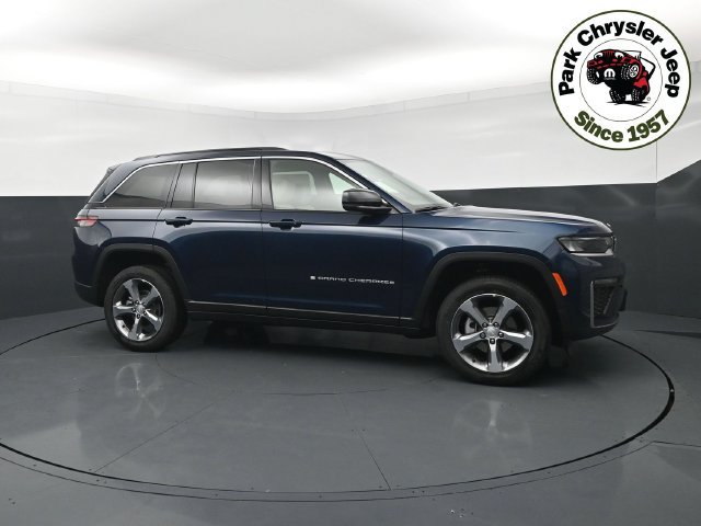 New 2026 Jeep Grand Cherokee Limited w/ Trailer Tow Package AWD/4WD image 1