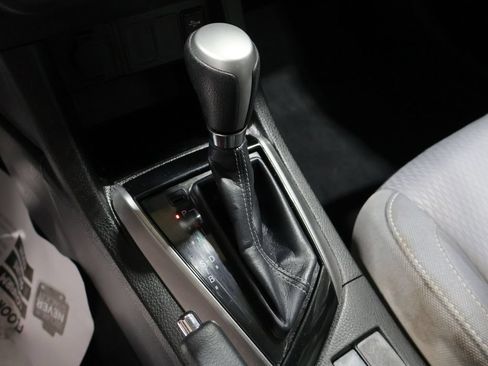 Used 2015 Toyota Corolla LE FWD image 28