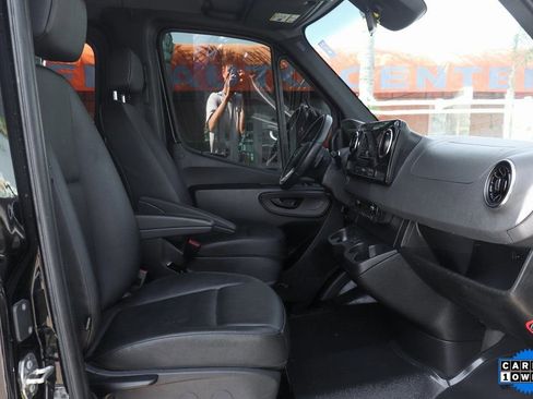 Used 2023 Mercedes-Benz Sprinter 2500 image 37
