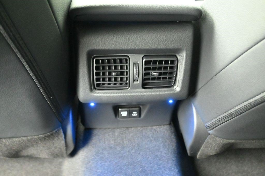 Used 2026 Toyota Camry SE FWD image 13