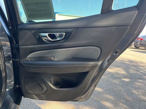 Used 2019 Volvo S60 T6 R-Design image 13