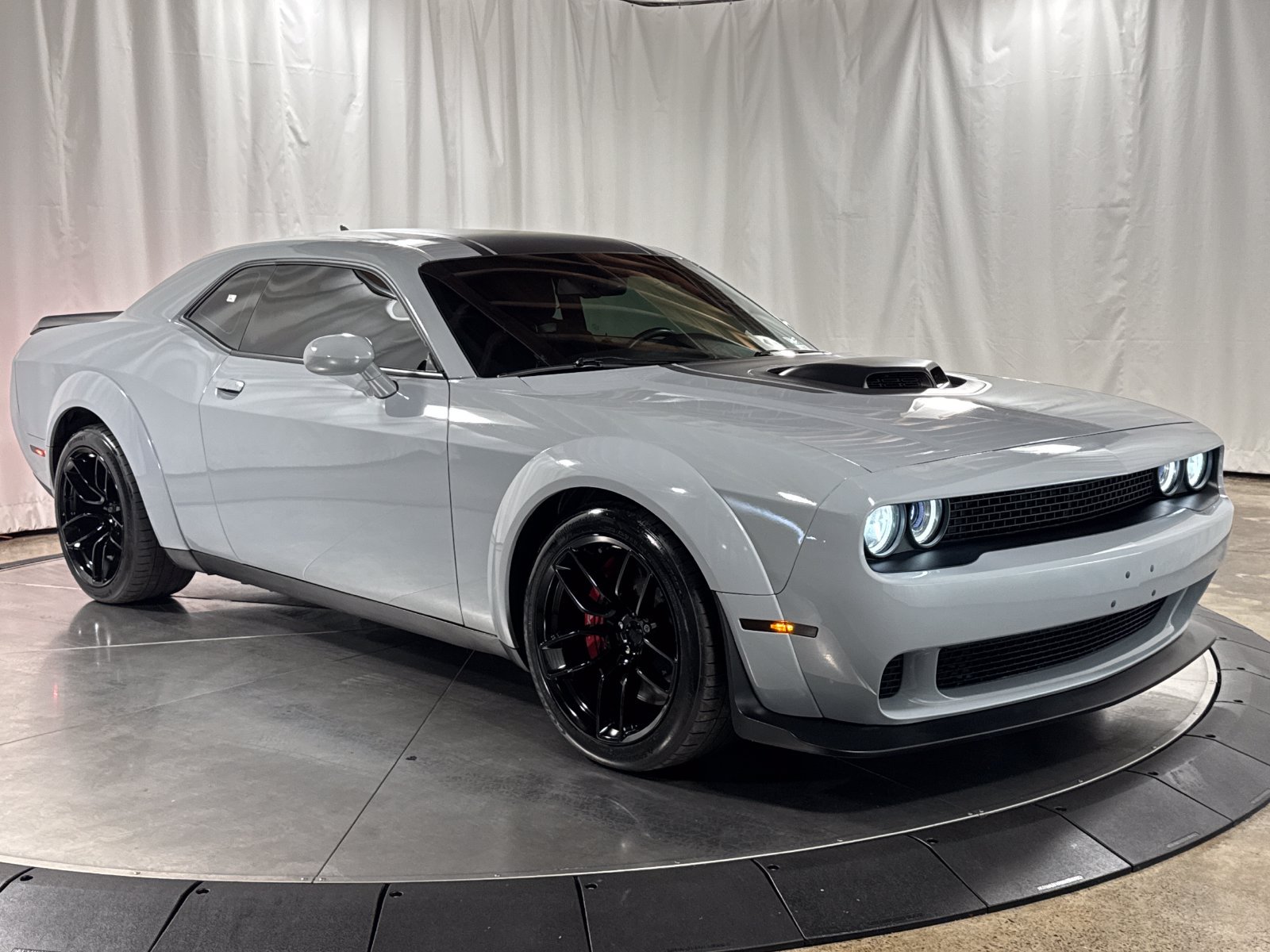 Used 2022 Dodge Challenger R/T Scat Pack RWD image 4