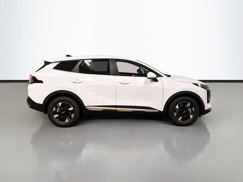 New 2026 Kia Sportage LX FWD image 8