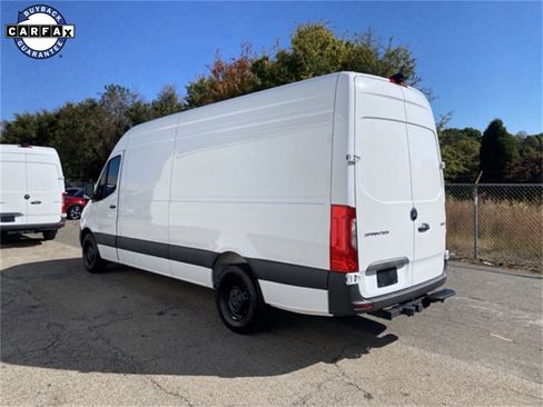Used 2025 Mercedes-Benz Sprinter 2500 image 4