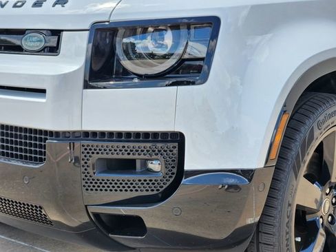 New 2025 Land Rover Defender 110 V8 image 5