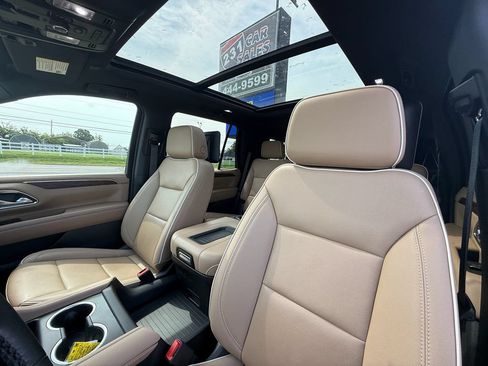 Used 2024 Chevrolet Tahoe Premier AWD/4WD image 13