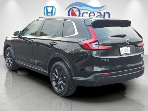 Used 2025 Honda CR-V EX image 5