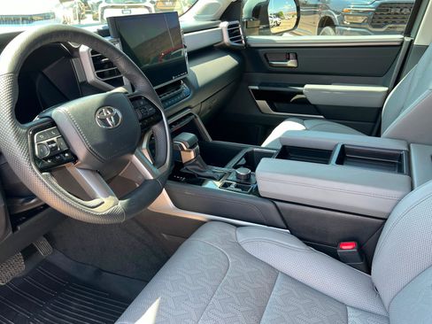 Used 2024 Toyota Tundra Limited AWD/4WD image 16
