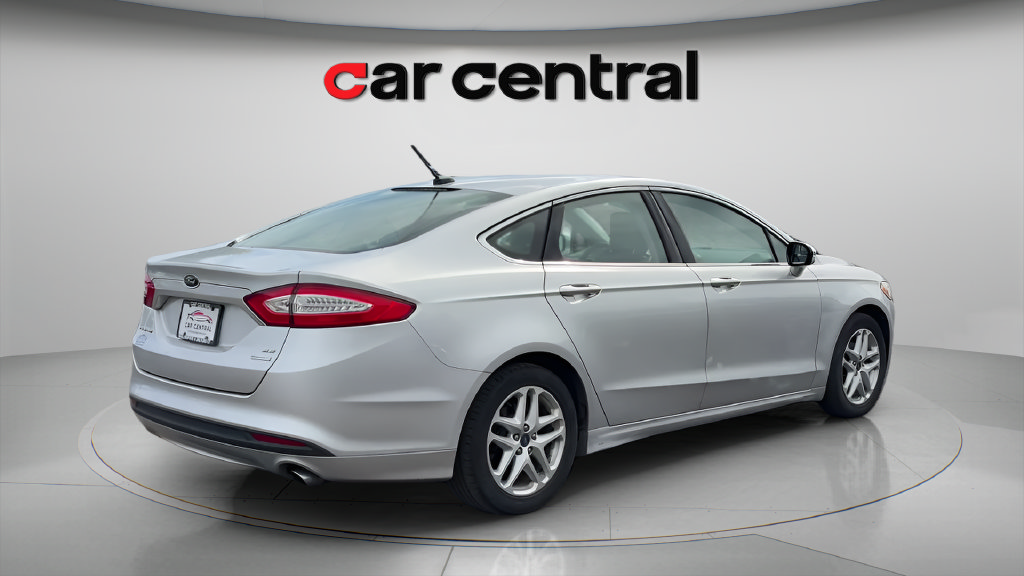 Used 2014 Ford Fusion SE w/ Equipment Group 202A FWD image 5