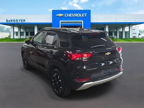 Used 2023 Chevrolet TrailBlazer LT w/ Convenience Package FWD image 11
