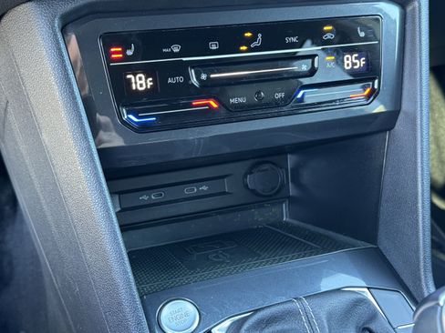 Used 2022 Volkswagen Tiguan SE R-Line image 28