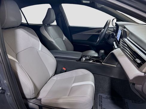 Used 2025 Toyota Camry SE image 24