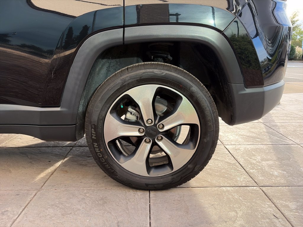 Used 2018 Jeep Compass Latitude w/ Popular Equipment Group AWD/4WD image 12
