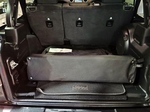 Used 2021 Jeep Wrangler Unlimited Sport image 18