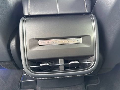 Certified 2025 Lincoln Nautilus Premier w/ Jet Appearance Package AWD/4WD image 23