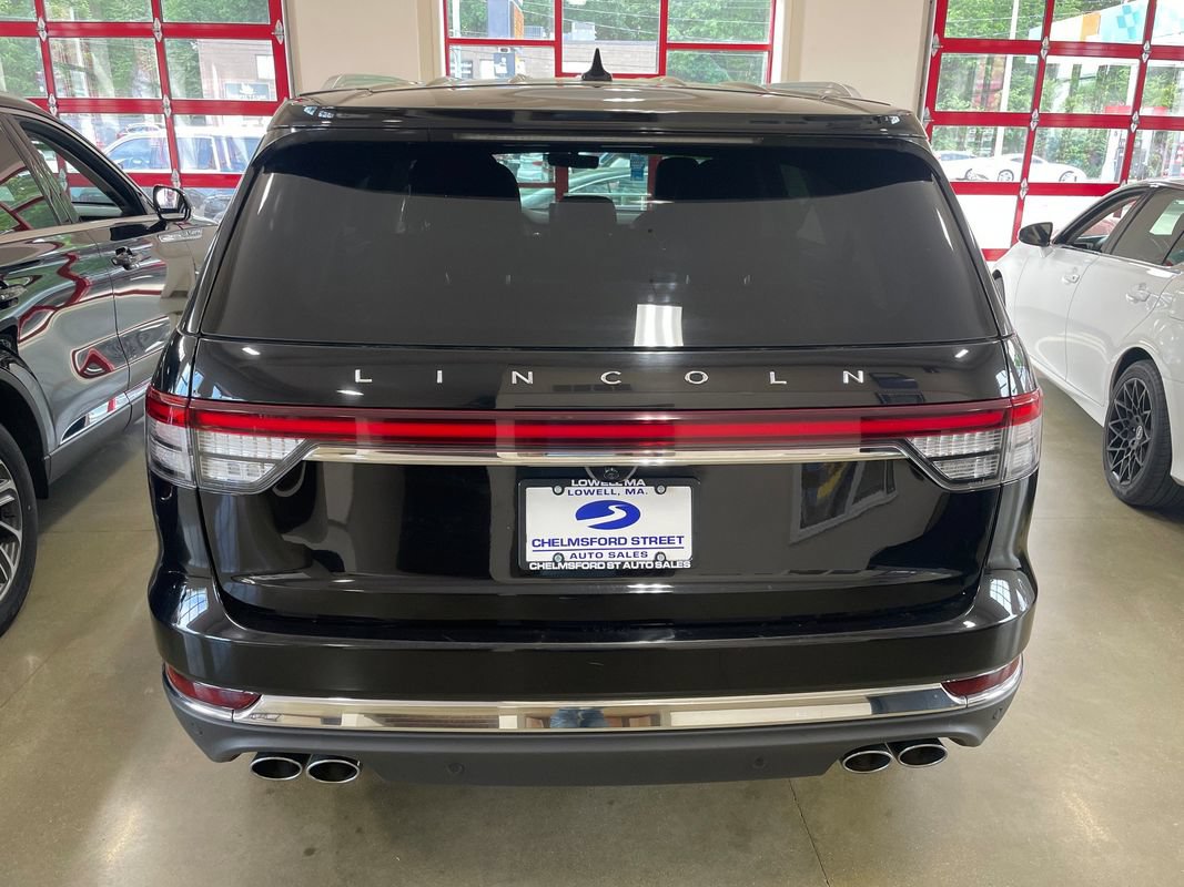 Used 2023 Lincoln Aviator AWD image 5