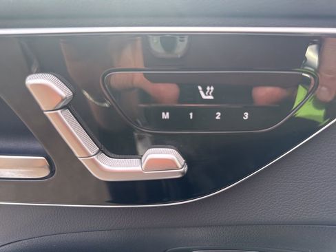 Used 2025 Mercedes-Benz C 300 Sedan image 6