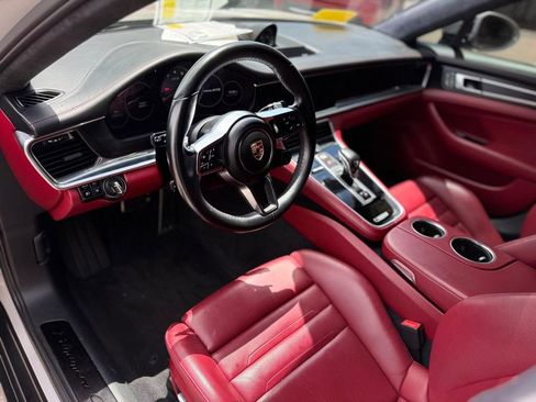 Used 2019 Porsche Panamera GTS AWD/4WD image 18