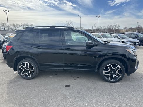 Certified 2023 Honda Passport Elite image 3