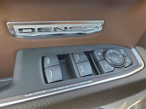 Used 2024 GMC Sierra 1500 Denali w/ Technology Package AWD/4WD image 15