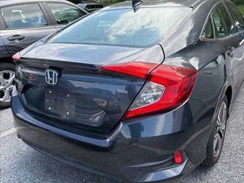 Used 2017 Honda Civic EX-T image 9