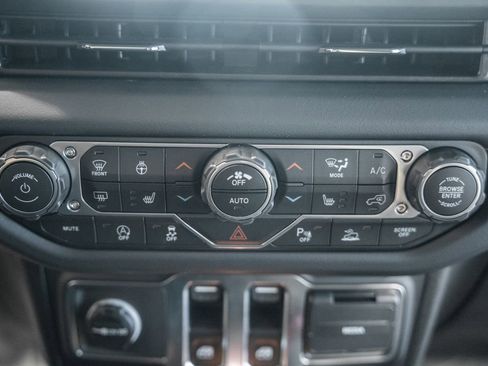 New 2026 Jeep Wrangler Rubicon AWD/4WD image 22