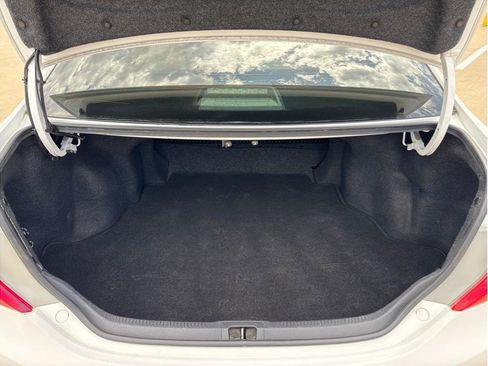 Used 2012 Toyota Camry LE FWD image 12