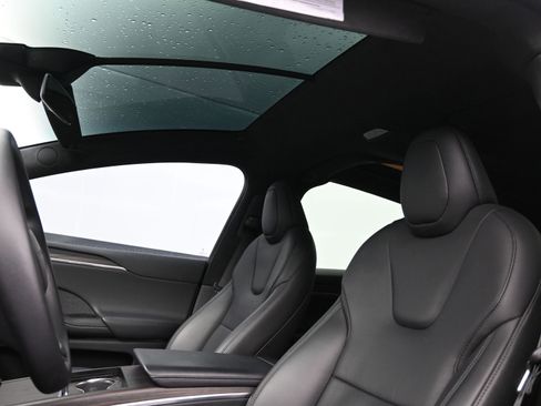 Used 2024 Tesla Model X image 15