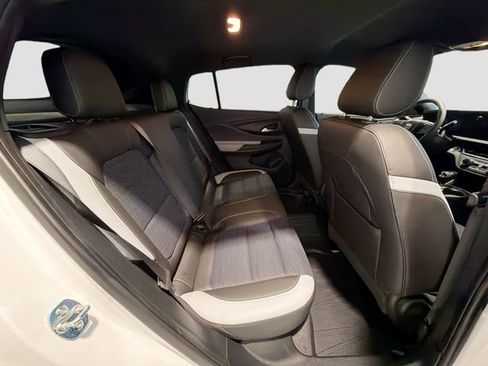 Certified 2025 Buick Envista Preferred image 23