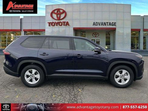 Certified 2025 Toyota Grand Highlander AWD image 5