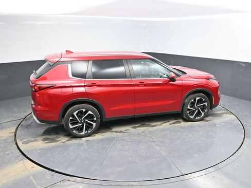 Used 2022 Mitsubishi Outlander SE image 17