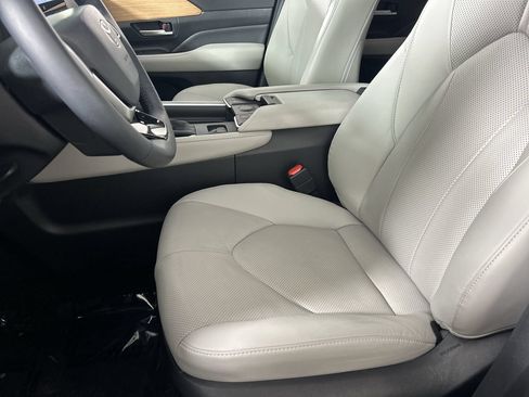 Used 2026 Toyota Grand Highlander AWD Hybrid image 22