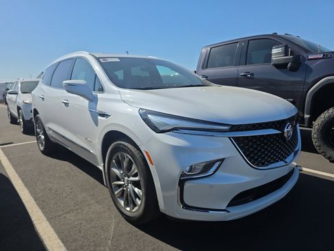 Used 2023 Buick Enclave Avenir AWD/4WD image 1